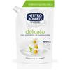 Neutro Roberts, Ecoricarica Detergente Intimo Delicato, Ricarica Detergente per l'Igiene Intima con Camomilla, 100% Naturale - Adatto a Pelli Sensibili, Per Donne e Bambini - Flaconi da 400 ml