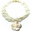 COLLANA ORO GIALLO 18K, A 4 FILI, CON FIORE DI MADREPERLA E PERLE BIANCHE OVALI
