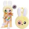 GIOCHI PREZIOSI Na Na Na Surprise 2-in-1 Bambola e Borsetta in Peluche 4° Serie Bebe Groovy