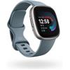 FitBit Versa 4 Fitnesstracker Wasserfall Blau Platinum - FB523SRAG