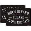Yuntarda, cartello in metallo riflettente con scritta Dogs in Yard Please Close the Gate, 25,4 x 17,8 cm, in alluminio, fori preforati per un facile montaggio per porte o cancelli di recinzioni