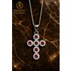 COLLANA CROCE IN ORO BIANCO 18 KT. TIT. 750 CON RUBINI E BRILLANTI.