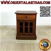 Comodino con cassetto e anta a tre vetri e due ripiani in legno di teak