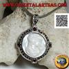 Oriental Art S.a.s. Ciondolo in Argento 925‰ cammeo giovane madama su madreperla con intorno granati