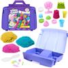 Kinetic Sand, Playset Sandyland con 907g di Sabbia Modellabile, 3+ Anni | Sabbia Rosa Gialla e Blu, Sabbiera Pieghevole, Oltre 15 Attrezzi e Formine, Grattugia e Albero Rastrello