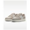 Nike IV5197-200 Nike Air Force 1 '07 "Cream 2/Metallic Gold" (Donna)