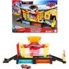 Mattel CARS - Autolavaggio Corsa Cambia Colore, playset Disney Pixar con rampa e
