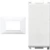 Vimar 14653.01 Placca 3 moduli in tecnopolimero, Bianco, ‎12 x 8 x 0.9 cm, 1 pezzo + VIMAR 0R14001 Plana Interruttore 1P 16 AX 250 V, illuminabile, tasto sostituibile, bianco