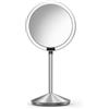 simplehuman Tru-Lux® Specchio pieghevole con sensore, 12,7 cm con ingrandimento 10X, specchio da viaggio rotondo ricaricabile, luce a spettro completo, luminosità e altezza regolabili, acciaio