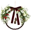 Corona decorazione natalizia 30 cm con perline in legno finto eucalipto e bacche