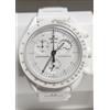 OMEGA × Swatch Omega x Swatch Chronograph Snoopy Moonphase Uomo SO33W700 Quadrante Bianco Bi...