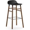 NORMANN COPENHAGEN sgabello FORM BARSTOOL H 75 cm basamento in noce - 602806