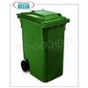 Pattumiera in polietilene VERDE su 2 ruote, con larga impugnatura del coperchio e fermo posteriore, da litri 360, carico utile 160 Kg, peso 20 Kg, dim.mm.580x880x1098h