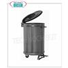 Pattumiera in acciaio inox AISI 304 su ruote, coperchio con apertura a pedale, capacit 70 litri, peso Kg.12, diam.mm 395x730h