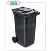 Pattumiera in polietilene GRIGIO su 2 ruote, con larga impugnatura del coperchio e fermo posteriore, da litri 240, carico utile 96 Kg, peso 14,2 Kg, dim.mm.573x715x1062h