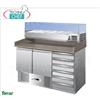 BANCO PIZZA REFRIGERATO, 2 PORTE, + 6 CASSETTI Non refrigerati, vetrina ingredienti refrigerata profonda 38 cm, per 4 bacinelle GN 1 3 (mm 325x175) + 1 GN 1 2 (mm 325x265), temp.+2 +8C, V.230 1, Kw.0,155, dim.mm.1400x700x1465h