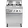 Cucina elettrica 4 piastre con forno elettrico. Dim.cm. 70x70x85H. - Potenza Assorbita 14.36 Kw.