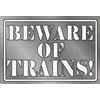 Schatzmix Blechschild Beware of Trains graues Metallschild 20x30 cm Wanddeko Tin Sign Targa di Metallo da Parete, Lamiera, Multicolore