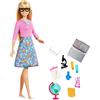 Barbie Bambola Insegnante, con 10 Accessori tra cui Computer e Mappamondo, Giocattolo per Bambini 3+ Anni, GJC23