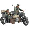 Tamiya 300032578 - Figurine di motociclisti tedeschi (II guerra mondiale) con sidecar, in scala 1:48