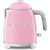 Smeg linea Anni '50 Smeg Mini bollitore KLF05PKEU finitura rosa con logo Smeg 3D