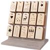 Rayher espositore in legno con 180 targhette in legno con tema Natale, 15 motivi diversi, 12 pezzi ciascuno, 4,8x8,2cm, 180 pezzi, 63052505