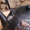 Tea Soul Teiera in ghisa nera decorata 1300 ml