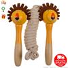 Boooh.it CORDA PER SALTARE PER BAMBINI : MANICI LEGNO LEONCINO GIALLO - IDEA REGALO