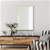 MirrorOutlet Grande specchio da parete dal design moderno oro opaco della nostra gamma Manhattan, 92 x 61,5 cm