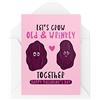 Tongue in Peach Biglietto di San Valentino divertente - Let's Grow Old & Wrinkly Together Raisins - Biglietti per marito e moglie - San Valentino - Fidanzata Fidanzata - CBH1462