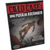 ThinkFun - Cold Case 2: Escape Room, Ricetta per un Delitto, Gioco Investigativo, 1-4 Giocatori, Idea Regalo per Adulti e Ragazzi 14+ Anni, Regali Festa della Mamma Originali, Edizione in Italiano