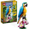 LEGO 31136 Creator Pappagallo Esotico, Set 3 in 1 con Pesce e Rana, Animali Giocattolo per Bambini da 7 Anni in su, Giochi Creativi con Figure della Giungla