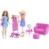 Barbie - Set Moda Bambola e vestiti, include una Barbie, diversi abiti e accessori per lo styling e per l'armadio, mobili, manichino, tavolo, divano, 32+ pezzi, giocattolo per bambini, 3+ anni, HPL78