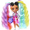 Barbie - Extra Minis Bambola N. 6 Con Capelli Arcobaleno E Abito Con Stampa Floreale, Piedistallo E Accessori, Inclusi Occhiali E Borsetta, Regalo E Giocattolo Per Bambini 3+ Anni, HHF82