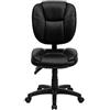 Flash Furniture Sedia da ufficio con schienale medio, multifunzione, girevole, ergonomica, con imbottitura superiore del cuscino, metallo, pelle nera morbida, set da 1