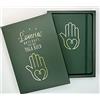 Loveria Taccuino Yoga A5-192 pagine, rigatura a pois, con 2 segnalibri, portapenne, 3 mollette di carta | Libro Meditazione, carta di alta qualità 120 GSM, 5 mm Dotted, verde