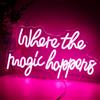 ineonlife Where the Magic Happens Insegna al Neon Insegne luminose LED Rosa per pareti con Lettere Alimentate Tramite USB Luce al Neon per Interni per Camera da letto Matrimonio Compleanno Decorazioni