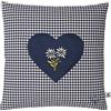 myZirbe Cuscino di pino cembro ricamato con cuore e stella alpina blu a quadri, dimensioni 40 x 40 cm, riempito con fiocchi di cembro in legno di pino alpino con rivestimento extra