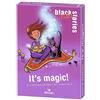 moses 90099 Black Stories Junior It's magic-50 Casi Scintillanti Piene di misteri e magia, Il Gioco di Carte Puzzle Due Varianti di Gioco, Gioco Puzzle per Bambini dai 8 Anni in su, Bianco