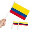 Anley Colombia - Mini Bandiere in Miniatura, Piccole Bandiere colombiane, Resistenti allo scolorimento e Colori Vivaci, 12x20 cm, con Asta Solida e Lancia Superiore