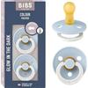 BIBS Colour GLOW Ciuccio, 6-18 mesi, confezione da 2, Baby Blue GLOW | Tettarella rotonda | Lattice di gomma naturale | Taglia 2 | Senza BPA | Prodotto in Danimarca | Anello fosforescente