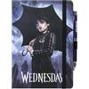 Grupo Erik Taccuino A5 Mercoledì Addams e Penna - Quaderno Appunti a Righe con Penna Proiettore a Pile, Copertina Rigida | Diario Personale: Wednesday Addams (192 Pagine)