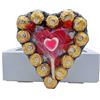 IAMI Cuore di Cioccolatini Ferrero Rocher. 25 unità formano questo cuore. Cuore con Cioccolatini Ferrero Rocher, Kinder Schoko-bons e Super Lecca-lecca a forma di Cuore. [IAMI]