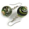 Avalaya Orecchini pendenti con perle in legno fusione, colore verde/nero/dorato, chiusura color argento, lunghezza 40 mm