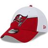 New Era - NFL Tampa Bay Buccaneers 2023 Sideline 39Thirty Stretch Cap Colore Rosso/Bianco, rosso/bianco, S/M