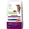 Natural Trainer Adult Sterilised con Trota - 1,5 Kg Monoproteico crocchette cani Croccantini per gatti