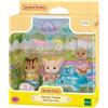 Sylvanian Families - Amici dell'Asilo - Trio in Piscina - Set Bebè con Costumi, Delfini e Giochi d'Acqua - Modello 5749