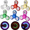 SCIONE Confezione da 6 fidget spinner, giocattolo con luci a LED per spinner bambini e adulti, forniture per feste che si illuminano al buio, giocattolo per alleviare lo stress, regalo di ritorno di