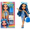 Rainbow High Swim & Style - Skyler (Blu) - Bambola da 28 cm con confezione scintillante e oltre 10 outfit - Costume da bagno rimovibile, sandali, accessori divertenti - Età 4-12 anni