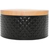 Dekohelden24 Barattolo per biscotti in metallo nero, piatto, coperchio effetto legno e motivo goffrato, dimensioni: H/Ø 10 x 19,5 cm